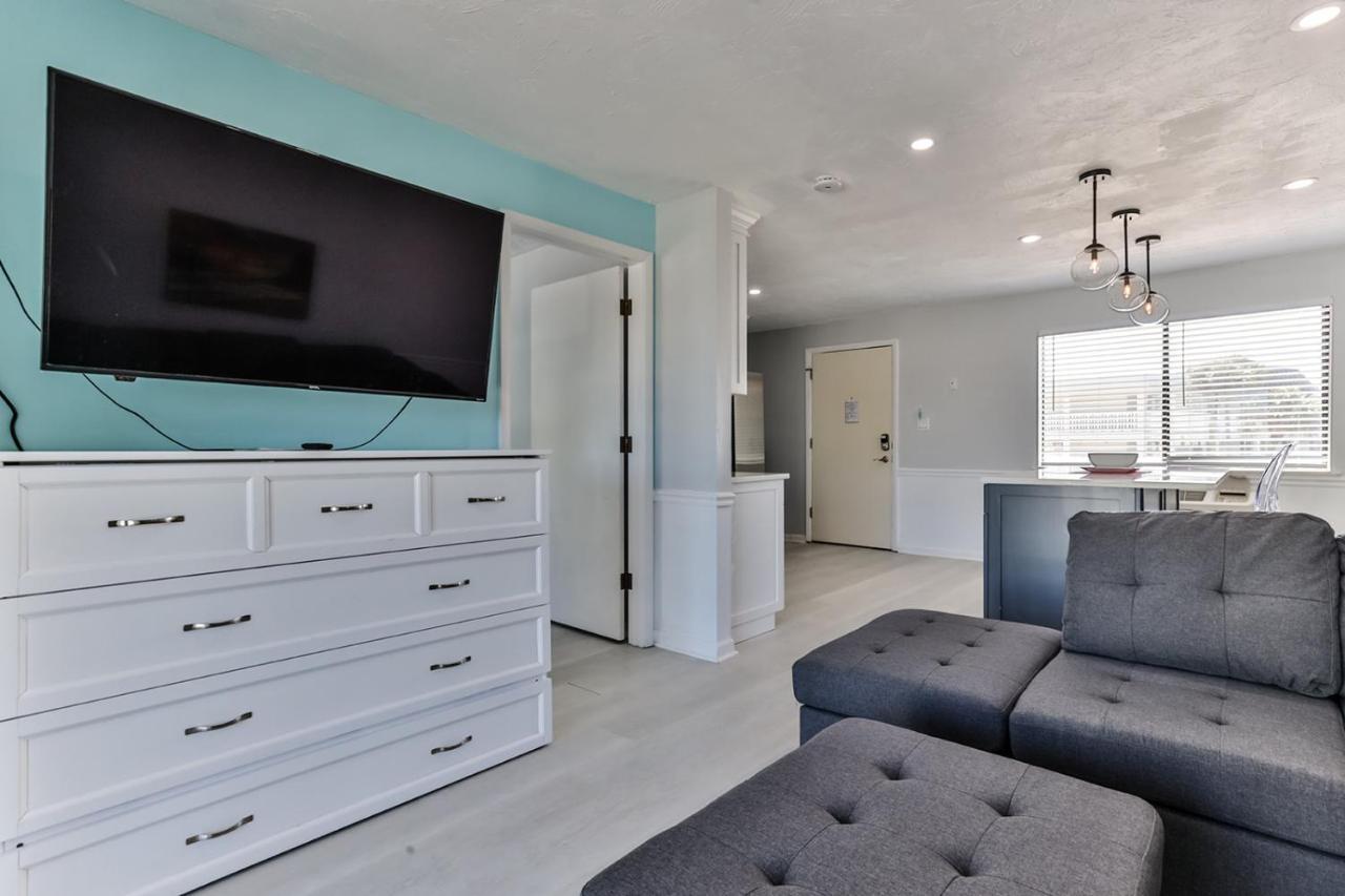 Coastal Waters Hotel New Smyrna Beach Buitenkant foto