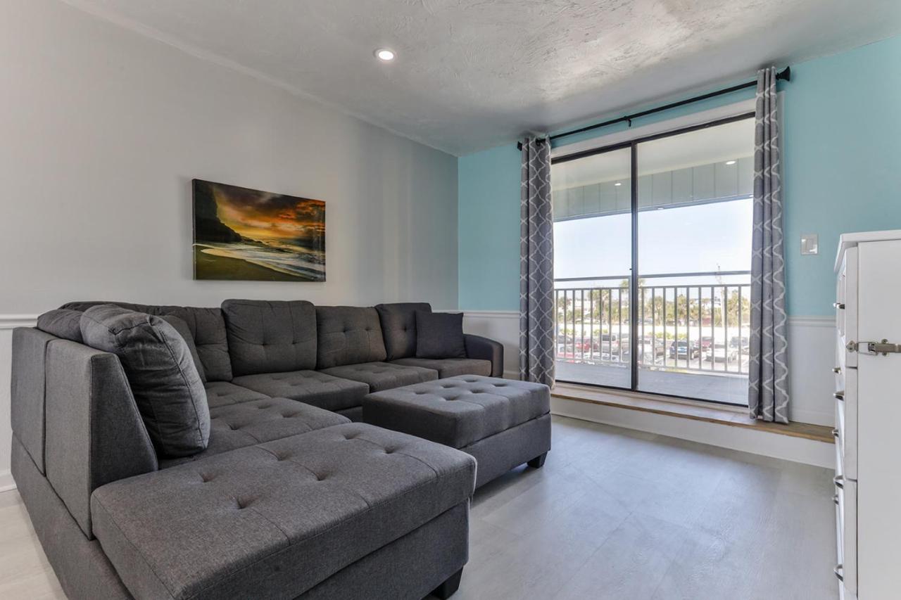 Coastal Waters Hotel New Smyrna Beach Buitenkant foto