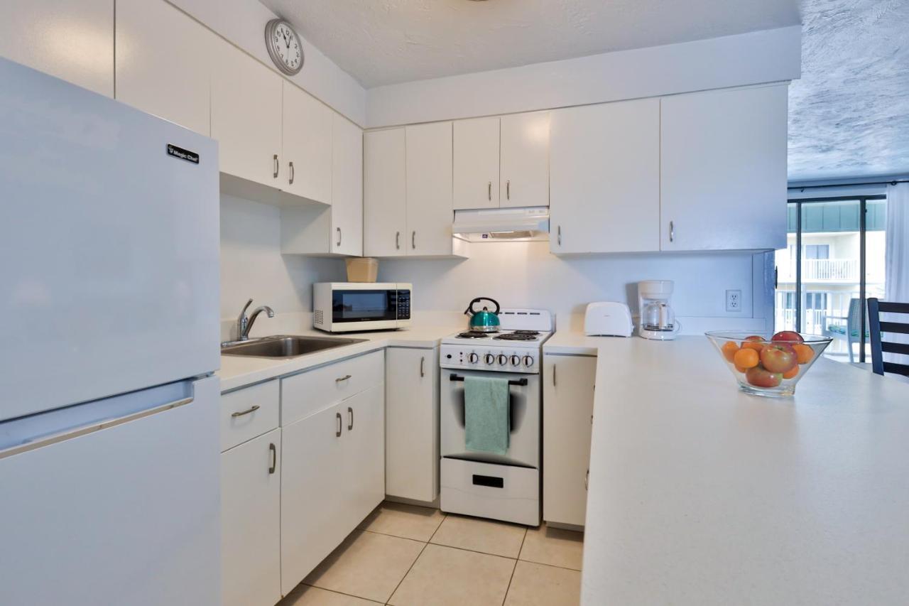 Coastal Waters Hotel New Smyrna Beach Buitenkant foto