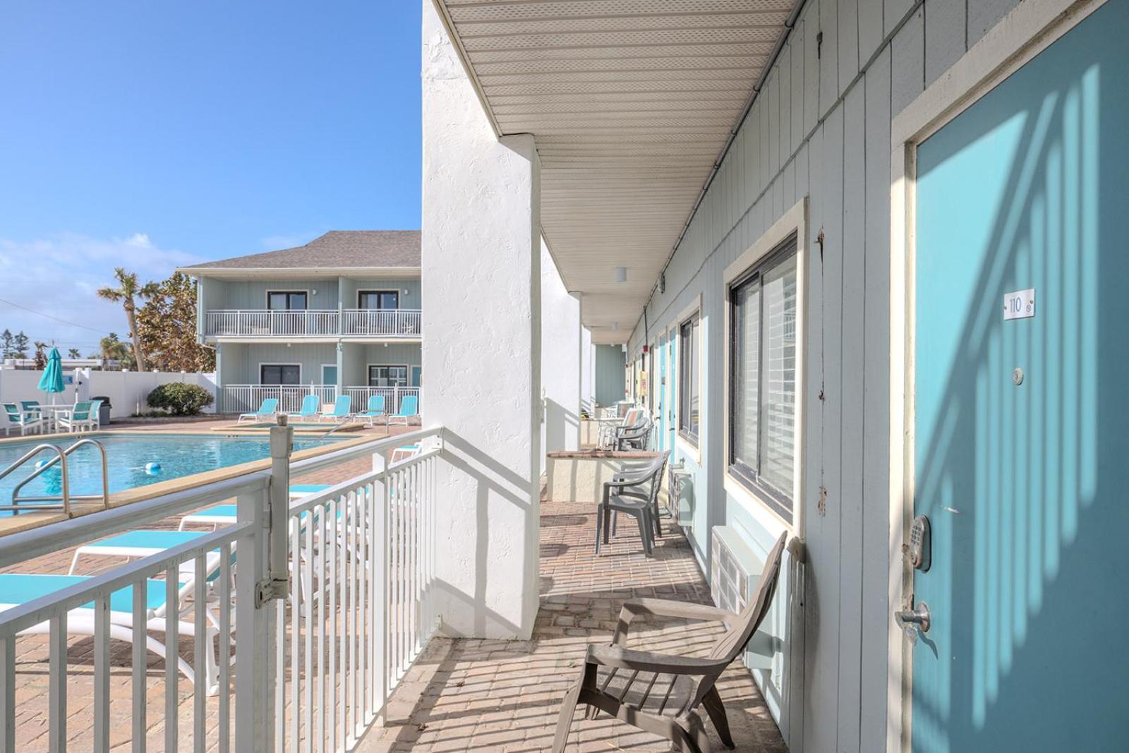 Coastal Waters Hotel New Smyrna Beach Buitenkant foto