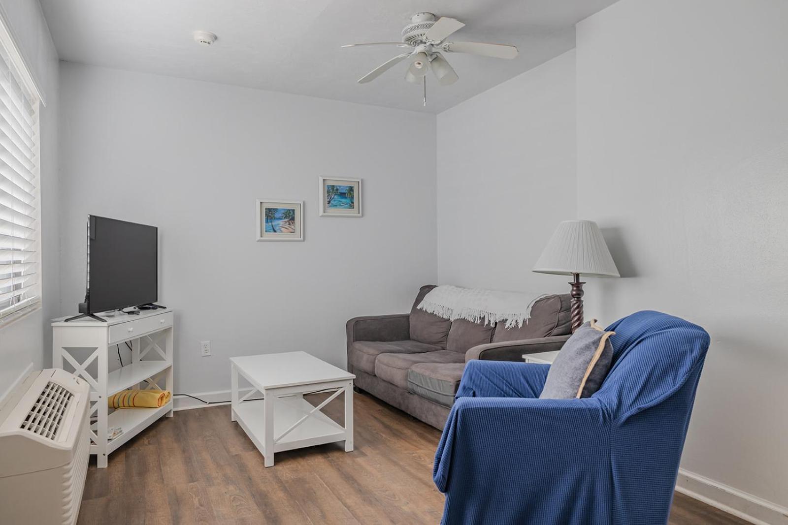 Coastal Waters Hotel New Smyrna Beach Buitenkant foto