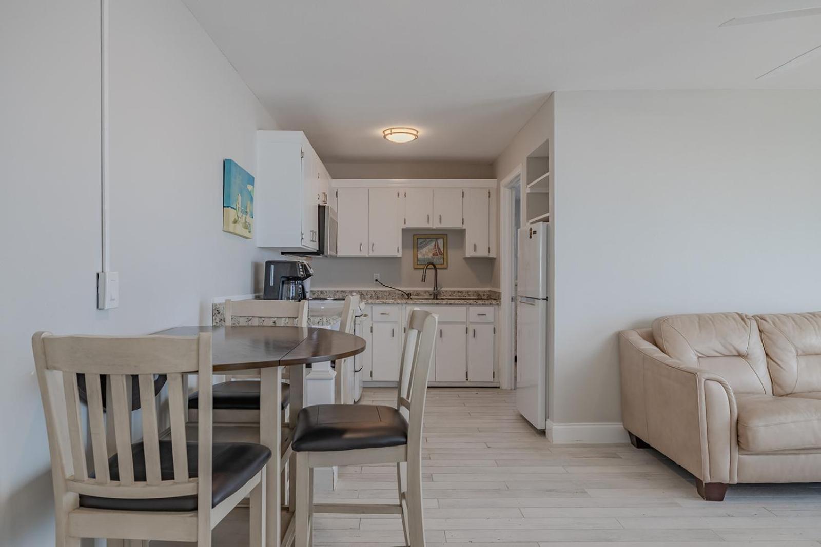 Coastal Waters Hotel New Smyrna Beach Buitenkant foto